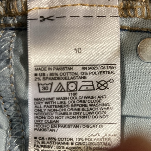 Old Navy Rockstar Super Skinny Extra High- Rise with 360° Stretch - Size 10 - Picture 6 of 6